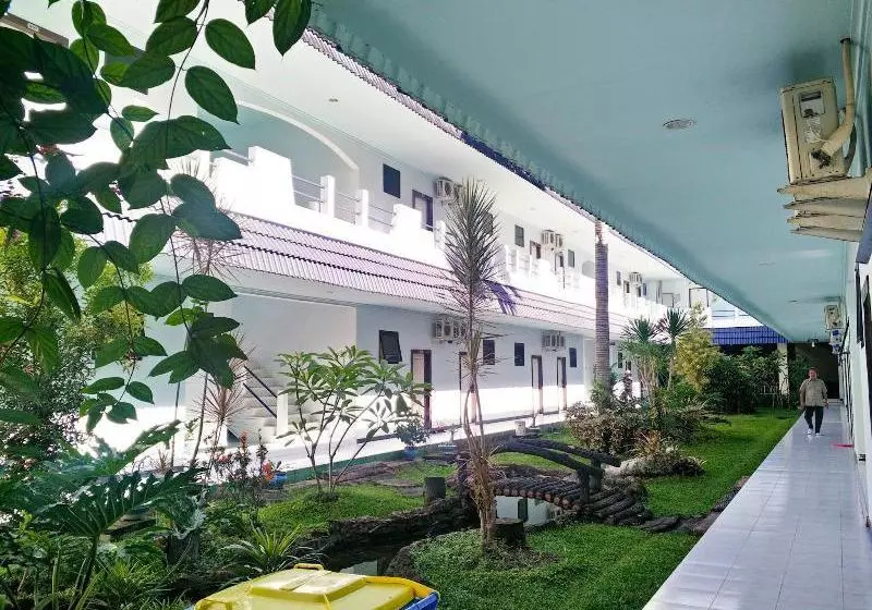 Hotel Mahkota  Genteng
