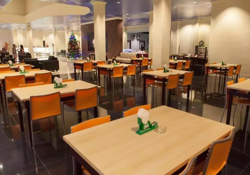 Hotel Mahkota  Genteng