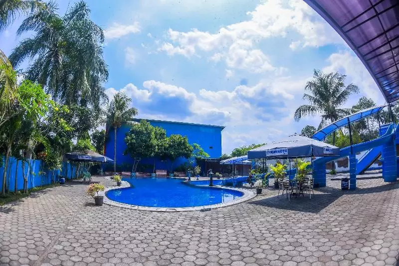 Hotel Mahkota  Genteng
