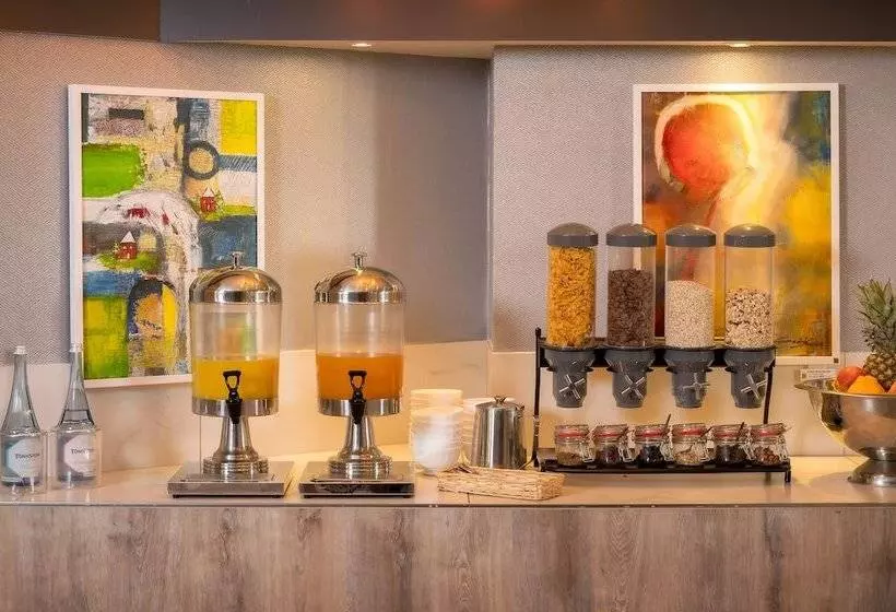 Hotelli Four Stars By City