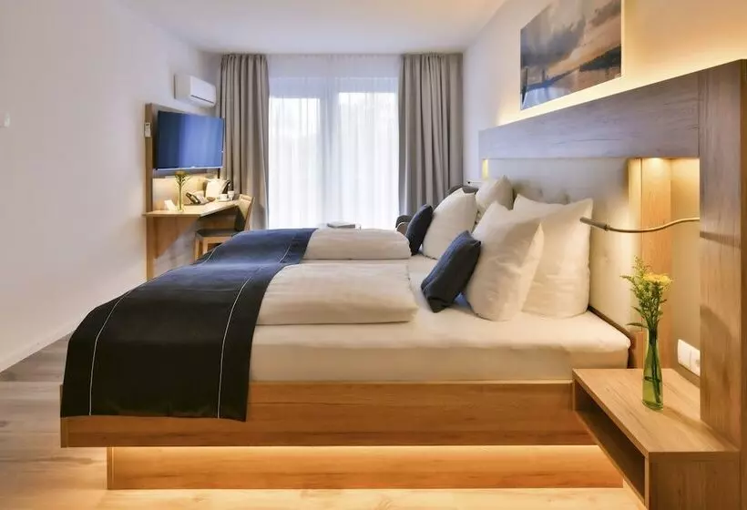 Hotelli Four Stars By City