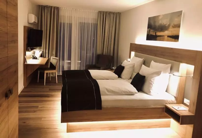 Hotelli Four Stars By City