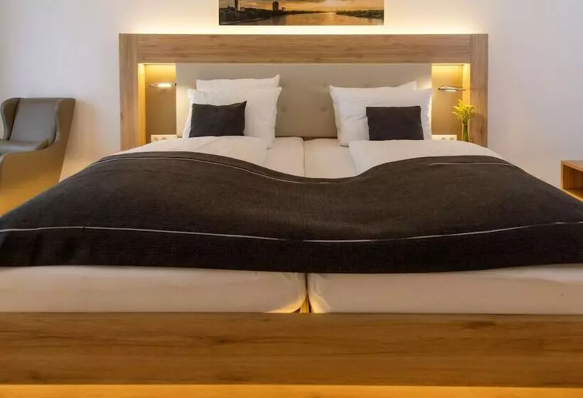 Hotelli Four Stars By City