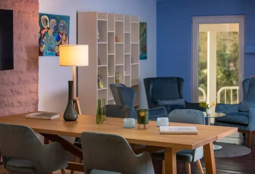 Hotelli Four Stars By City