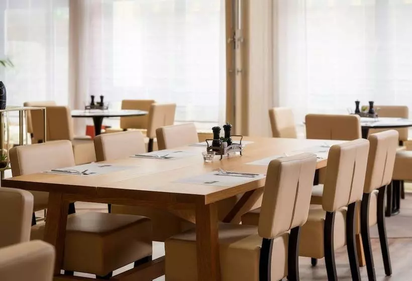 Hotelli Four Stars By City