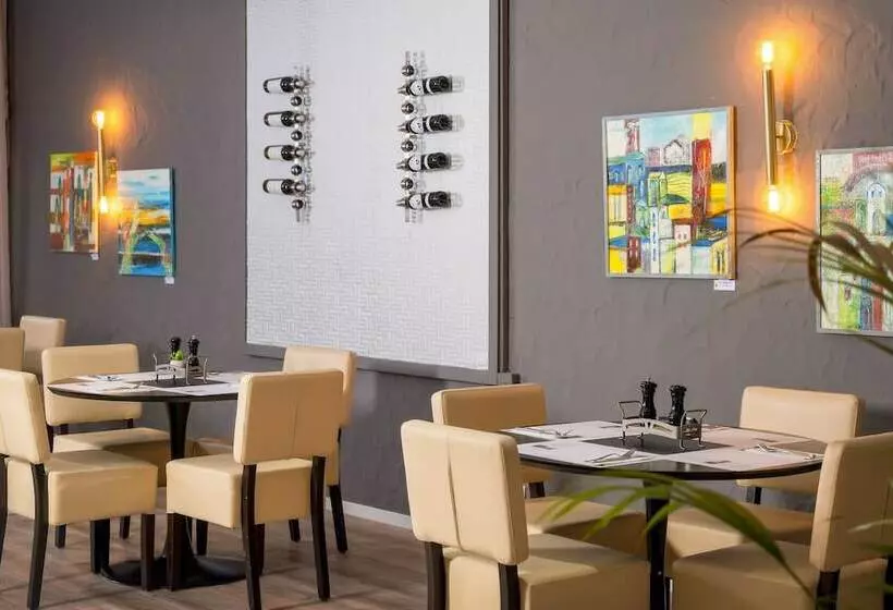 Hotelli Four Stars By City