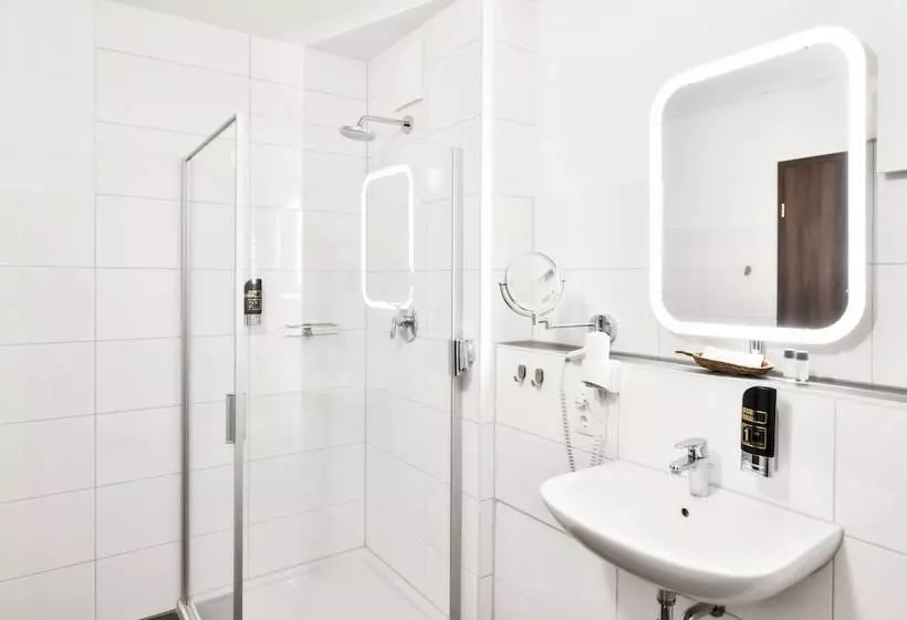 Hotelli Four Stars By City