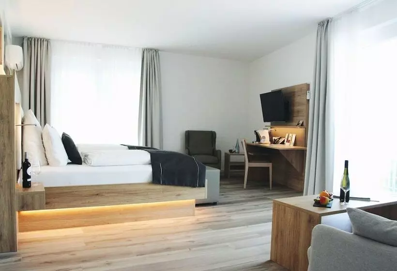 Hotelli Four Stars By City