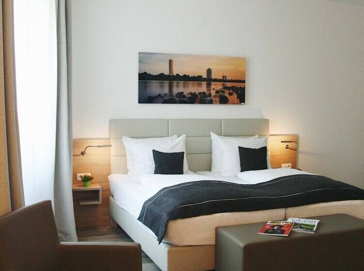 酒店 Four Stars By City