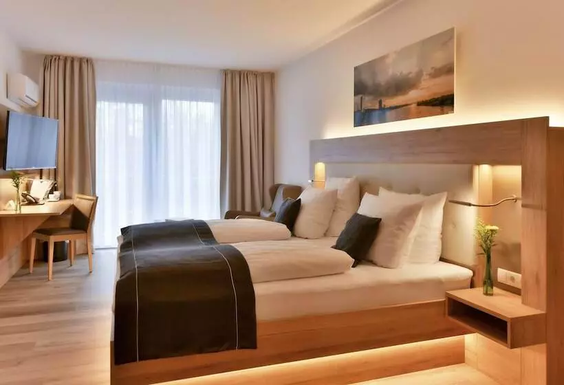 Hotelli Four Stars By City