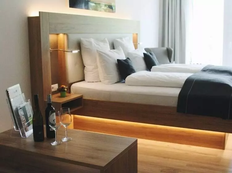 Hotelli Four Stars By City