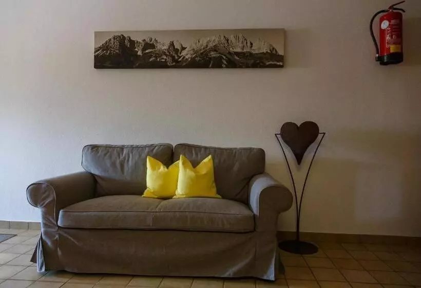 Majatalo Haus Central