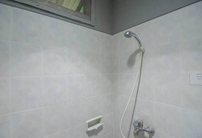 بنسيون Reddoorz Near Undip Pleburan 2