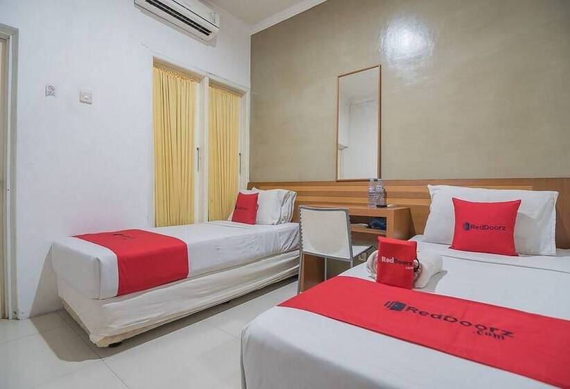 بنسيون Reddoorz Near Undip Pleburan 2