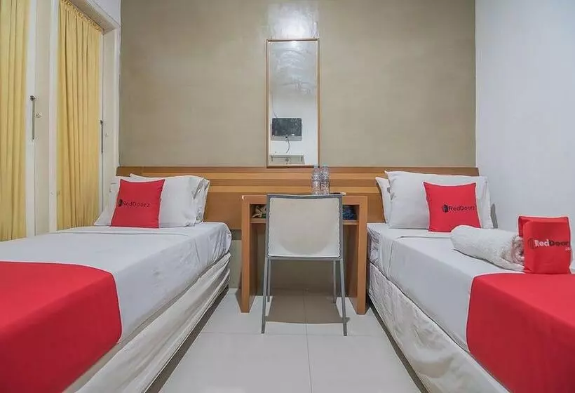 ペンション Reddoorz Near Undip Pleburan 2