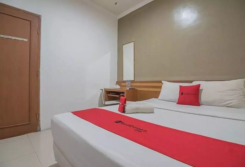 ペンション Reddoorz Near Undip Pleburan 2