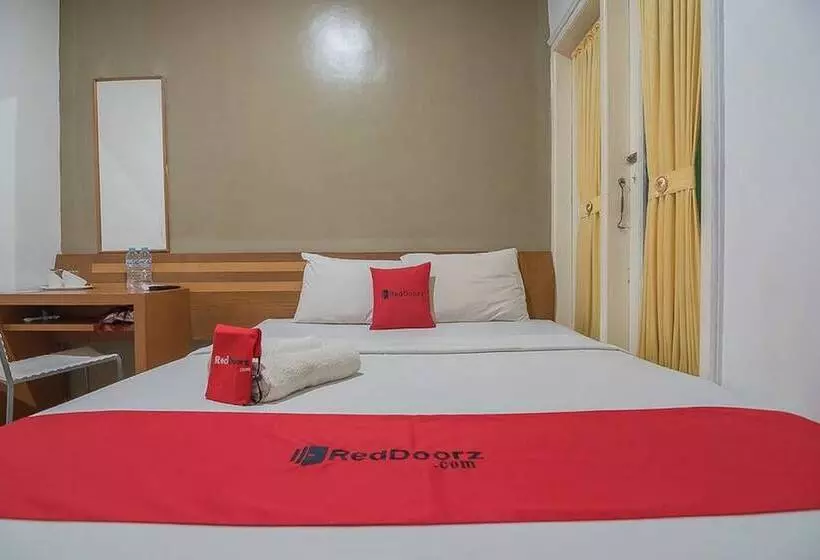 ペンション Reddoorz Near Undip Pleburan 2