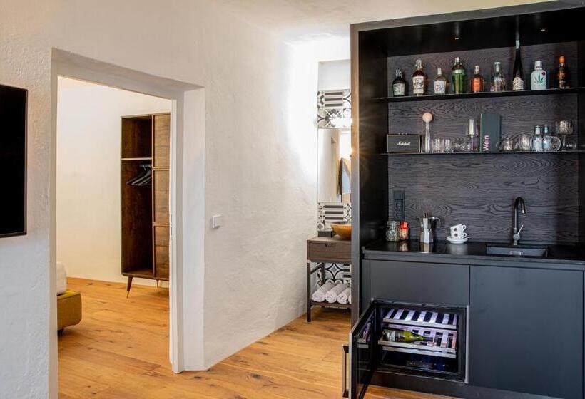 ホテル Flurin Suites