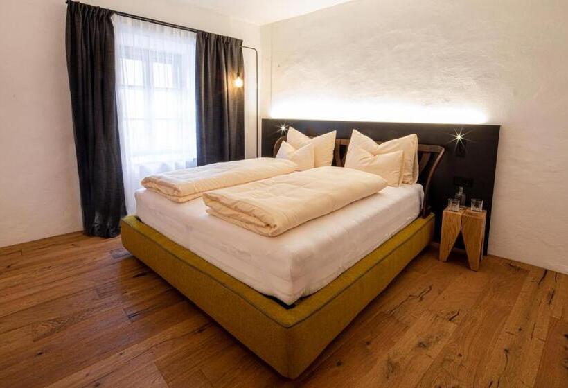 ホテル Flurin Suites