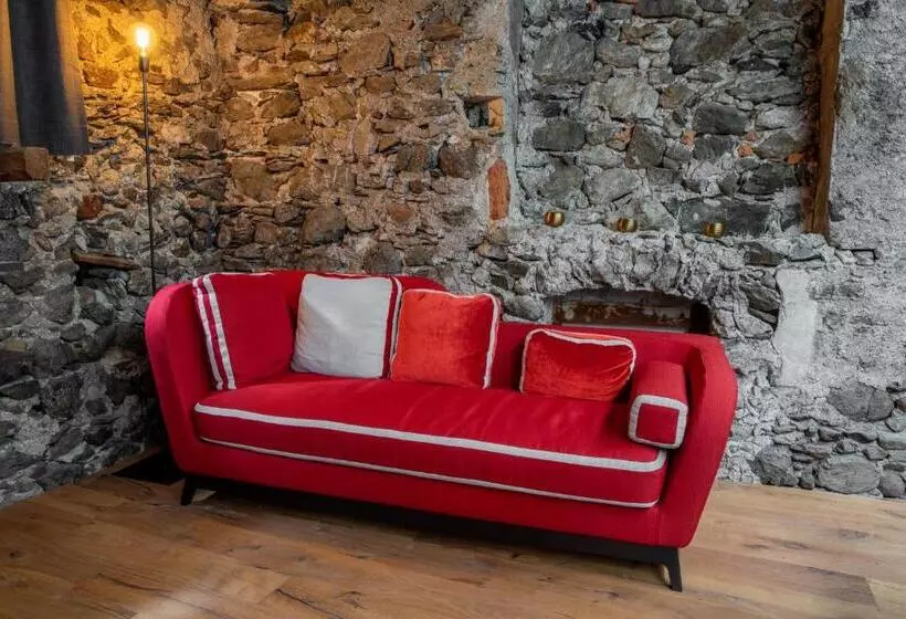 Hotelli Flurin Suites