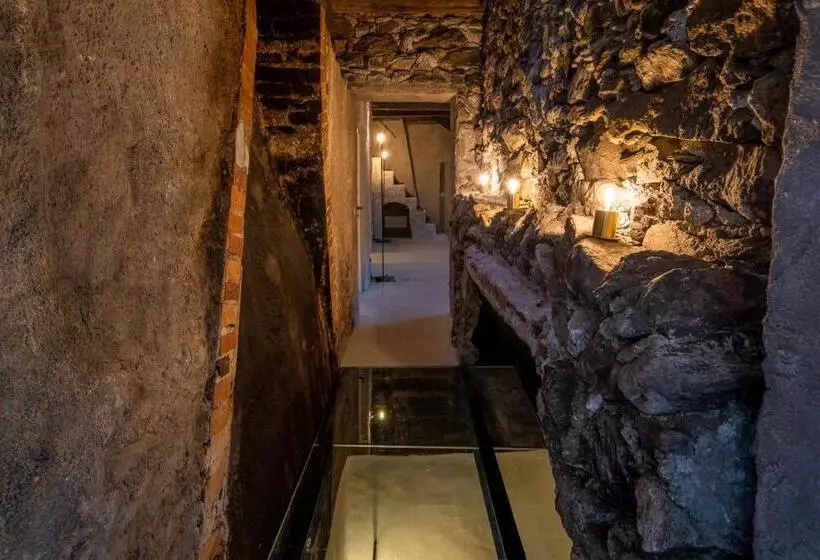 Hotelli Flurin Suites