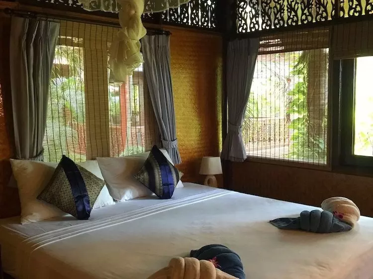 هتل Petchpailin Resort