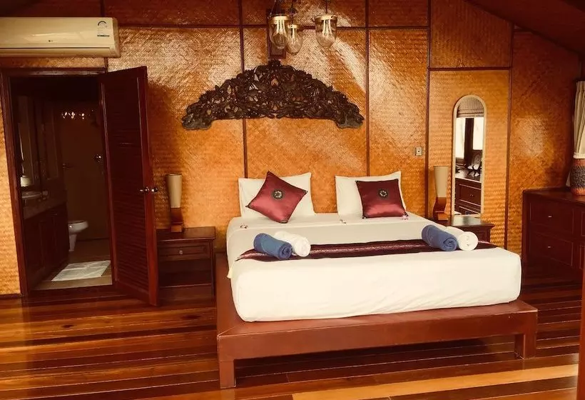 هتل Petchpailin Resort