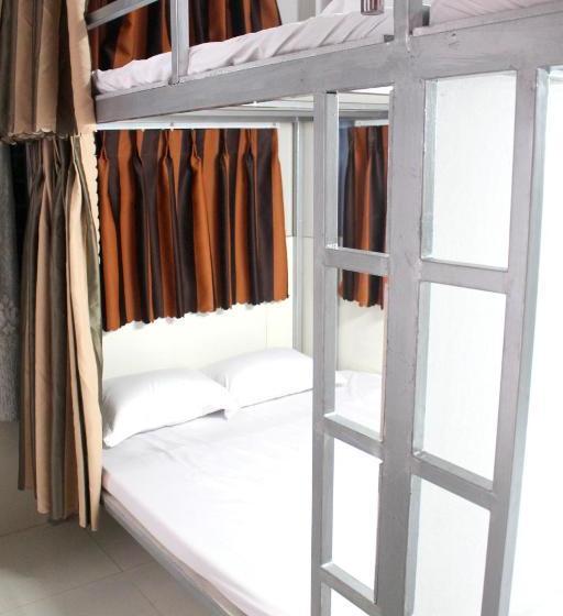 هاستل Aloha Saigon