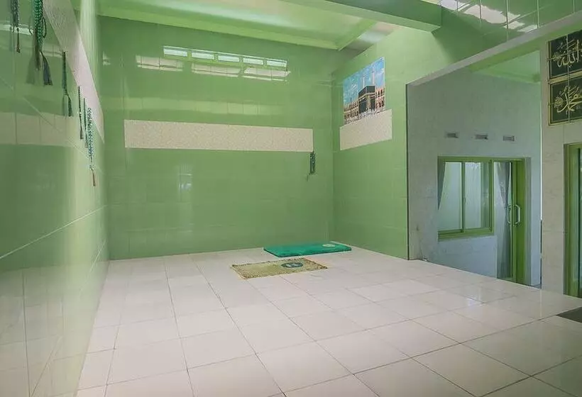 Majatalo Reddoorz Syariah Near Museum Wisma Karya Subang