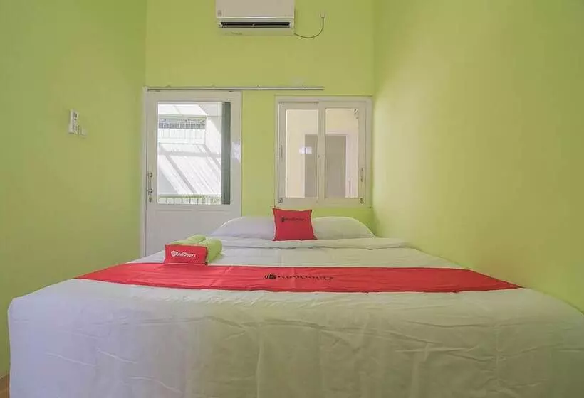 Majatalo Reddoorz Syariah Near Museum Wisma Karya Subang