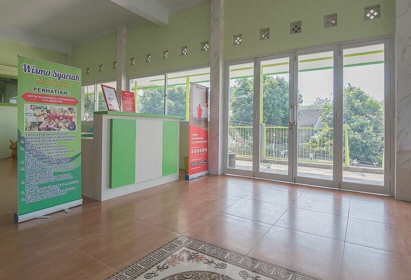 פנסיון Reddoorz Syariah Near Museum Wisma Karya Subang