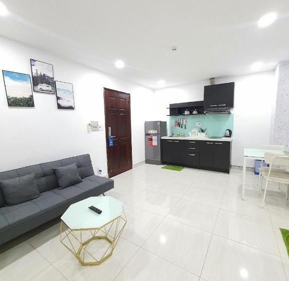 Tan Son Nhat Airport Apartment By Sabay
