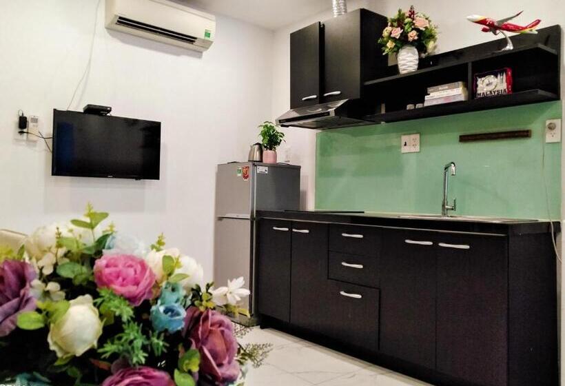 Tan Son Nhat Airport Apartment By Sabay