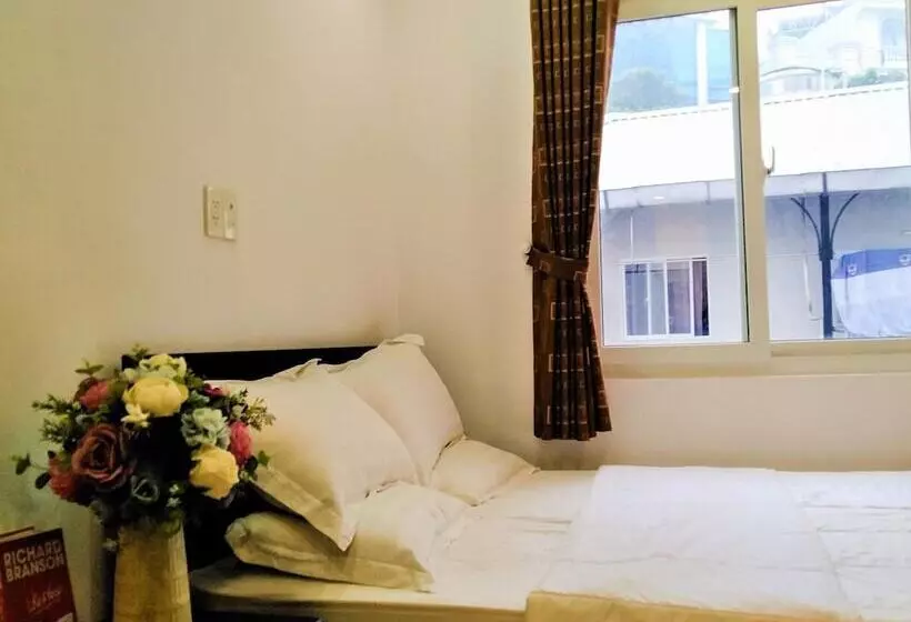 Tan Son Nhat Airport Apartment By Sabay