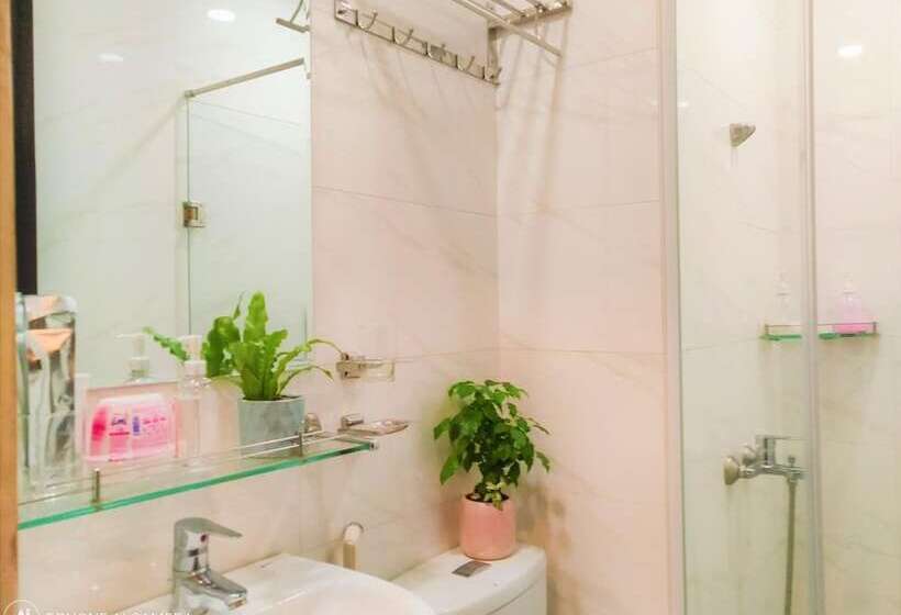 Tan Son Nhat Airport Apartment By Sabay