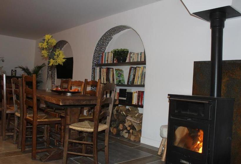 تختخواب و صبحانه Les Chambres Du Houron