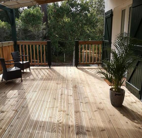 تختخواب و صبحانه Les Chambres Du Houron