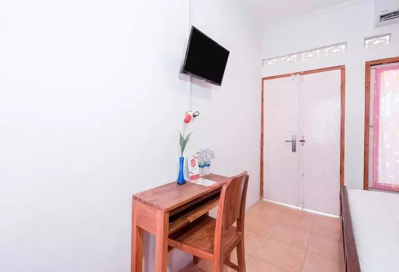 ホテル Reddoorz Syariah Near Plengkung Gading 2