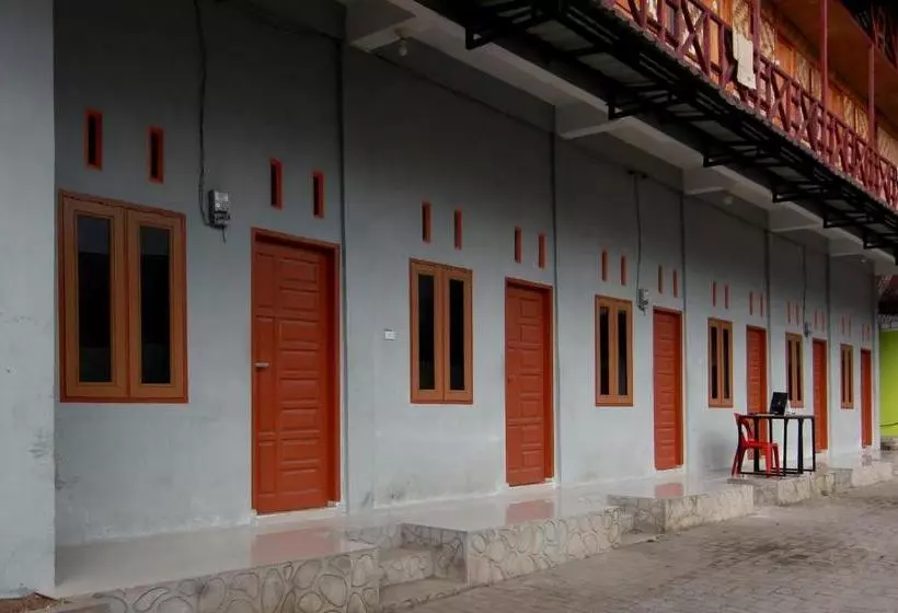 Hotelli Oyo 1440 New Sejarah