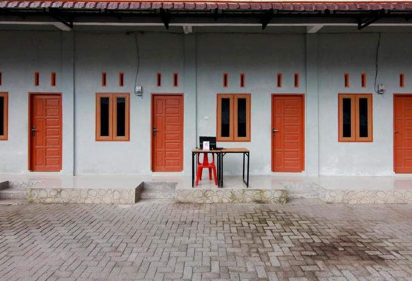 فندق Oyo 1440 New Sejarah