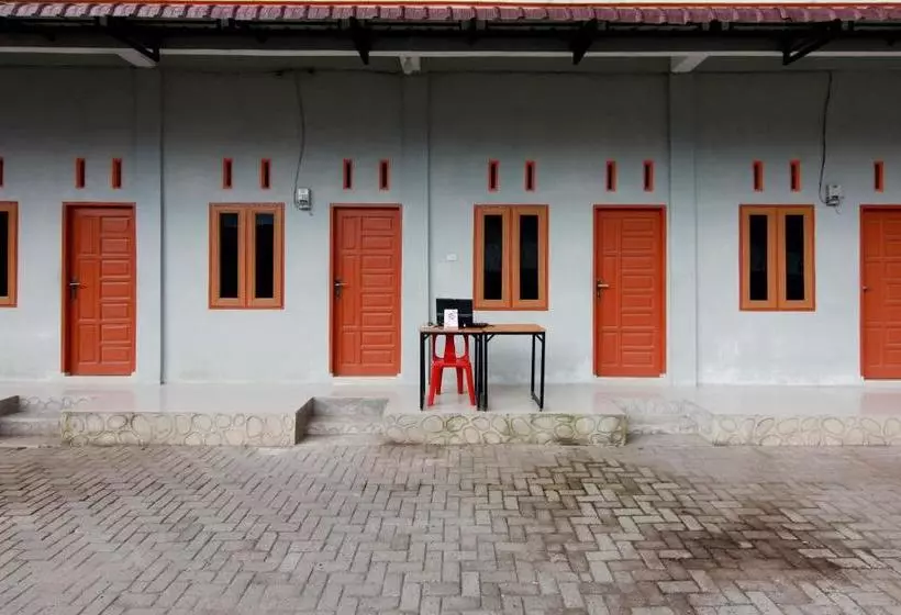 Hotelli Oyo 1440 New Sejarah