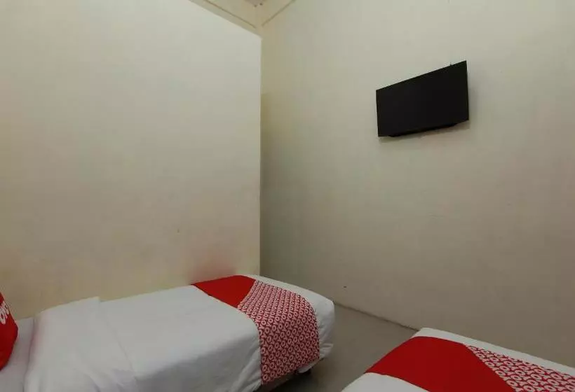 Hotelli Oyo 1440 New Sejarah