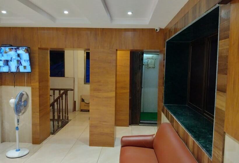 هتل Rishi International