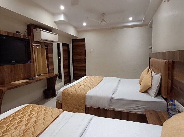 هتل Rishi International