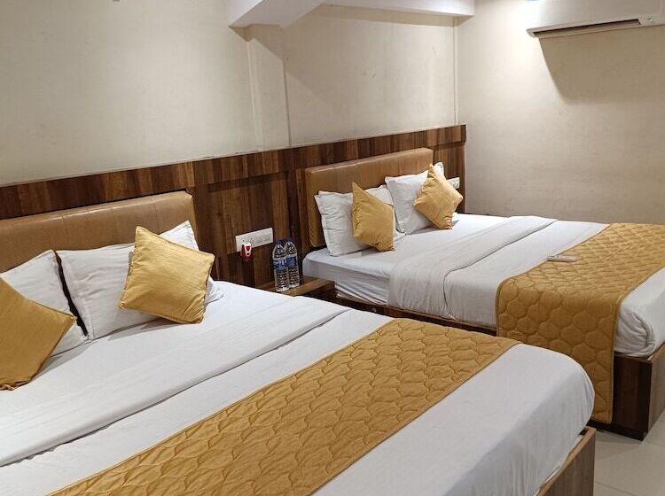 هتل Rishi International