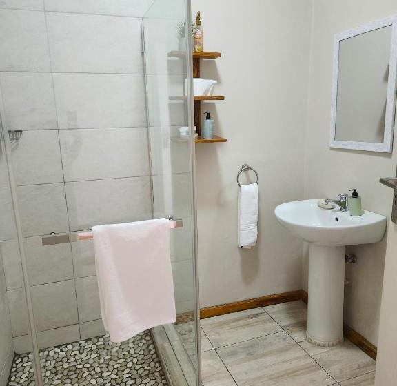 Mijn Kitchen Coffee Shop And B&b