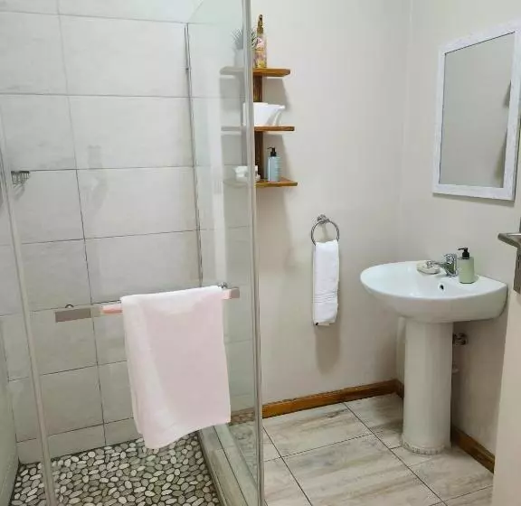 Mijn Kitchen Coffee Shop And B&b