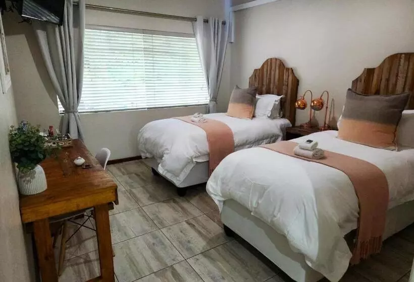 Mijn Kitchen Coffee Shop And B&b