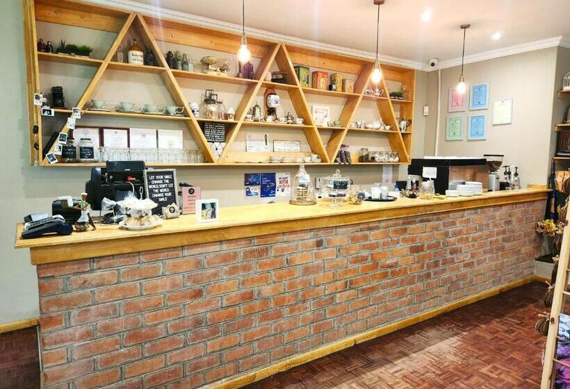 Mijn Kitchen Coffee Shop And B&b