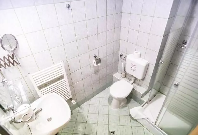 Hotelli 4 évszak Hegyi